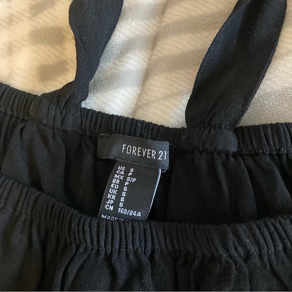 Black forever 21 off the shoulder top size small - Picture 3 of 3